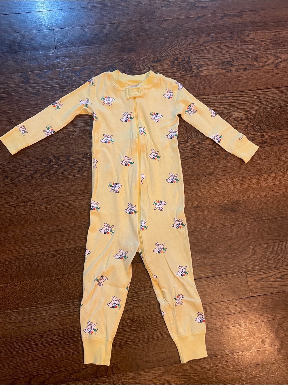 Hanna Anderson Yellow Bunny  Print Kids One-Piece Zipper Pajamas size 2T